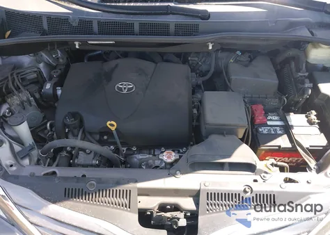 2017 Toyota Sienna Xle 8 Passenger z USA, uszkodzony, nr VIN 5TDYZ3DC8HS768526